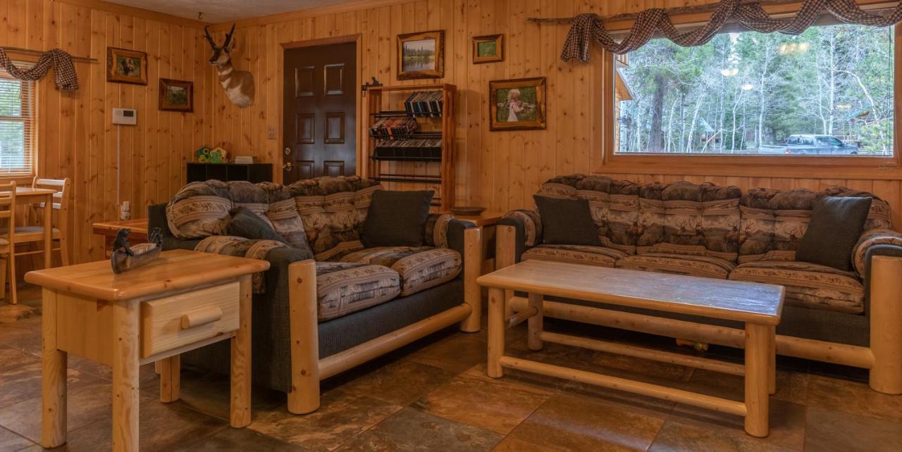 Remington Reload By Kabino Hot Tub Firepit Roku Big Yard Driveway Grill Wifi Trails Island Park Exterior photo