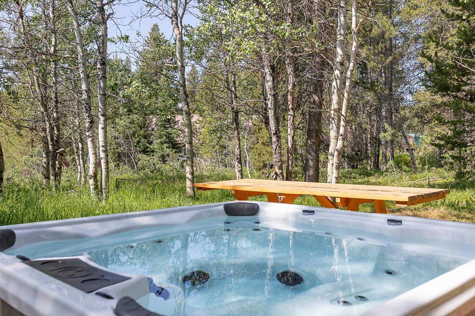 Remington Reload By Kabino Hot Tub Firepit Roku Big Yard Driveway Grill Wifi Trails Island Park Exterior photo